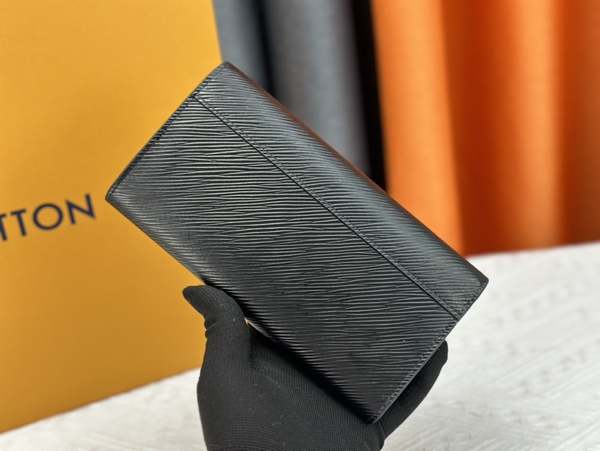 LVコピーウォレット背面デザイン